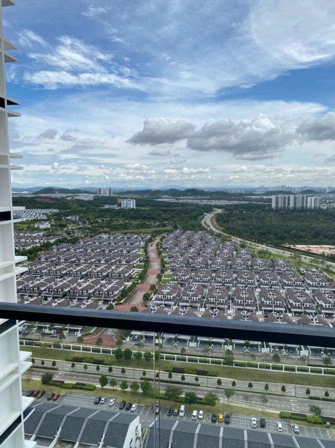 Eco Nest 3 Bedroom Duplex Apartment Nusajaya  Luaran gambar