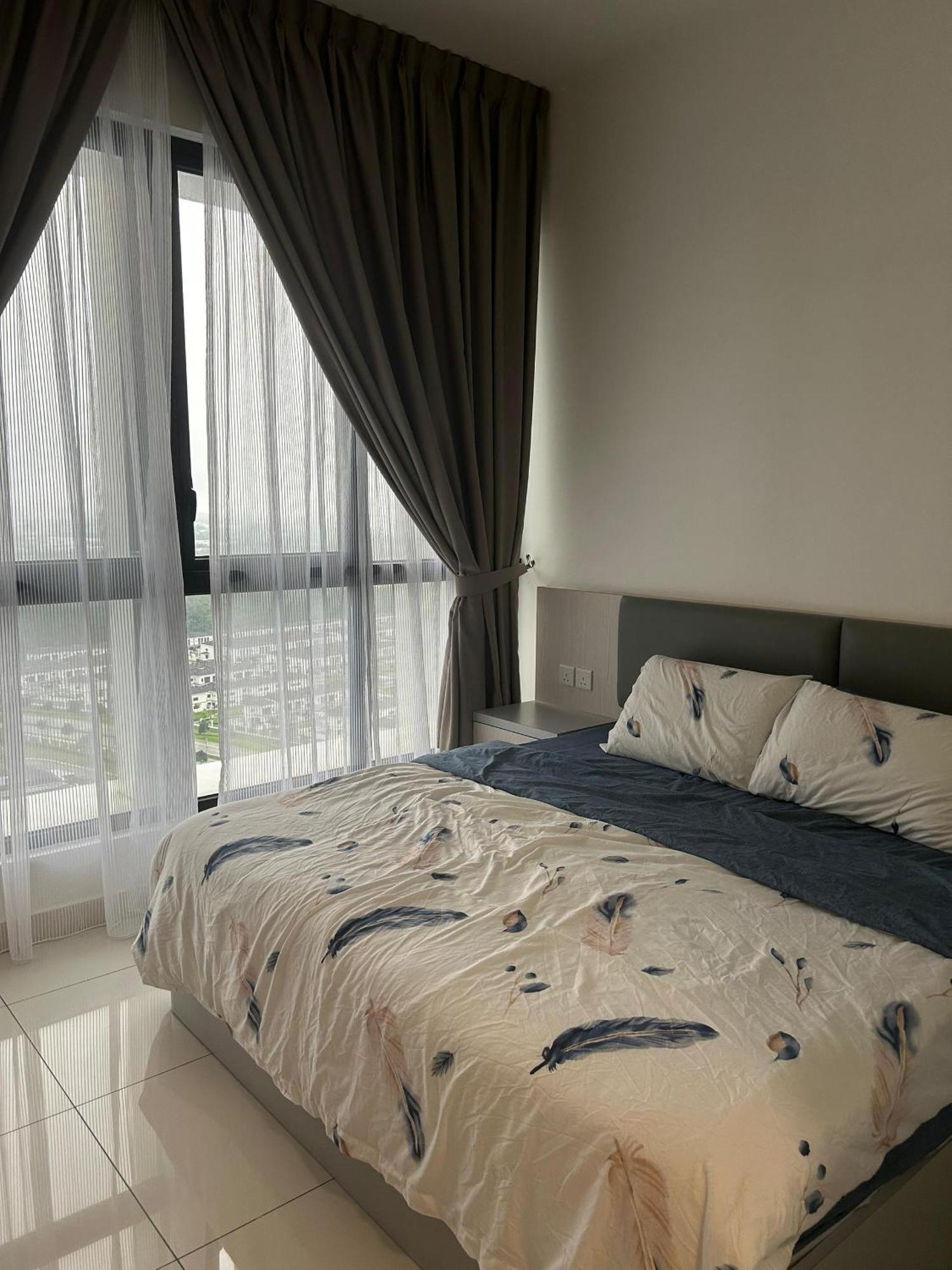 Eco Nest 3 Bedroom Duplex Apartment Nusajaya  Luaran gambar